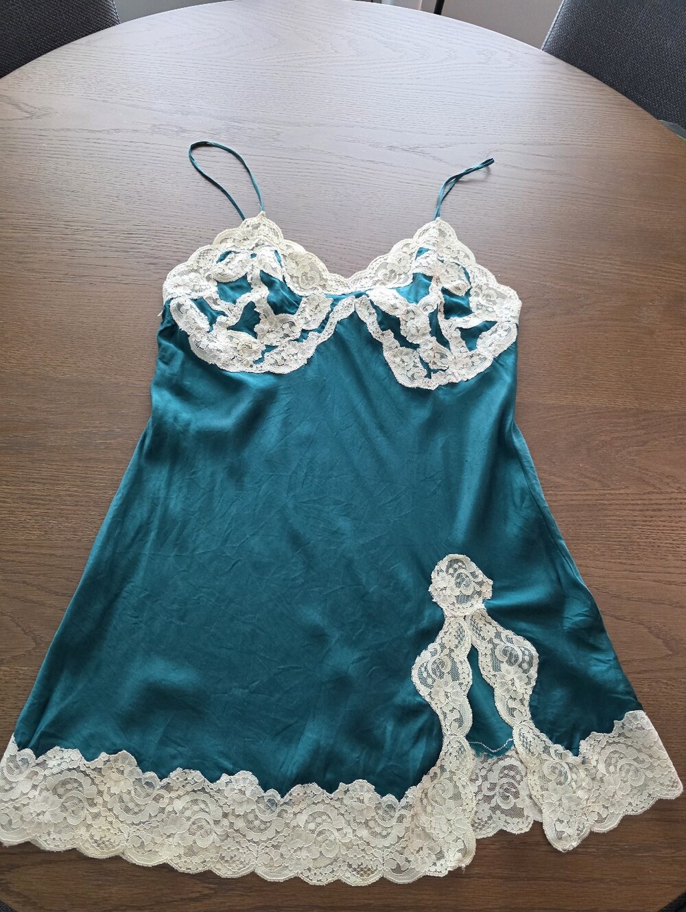 Vintage Victoria's Secret Emerald Green 100% Silk Nightie Size Small
